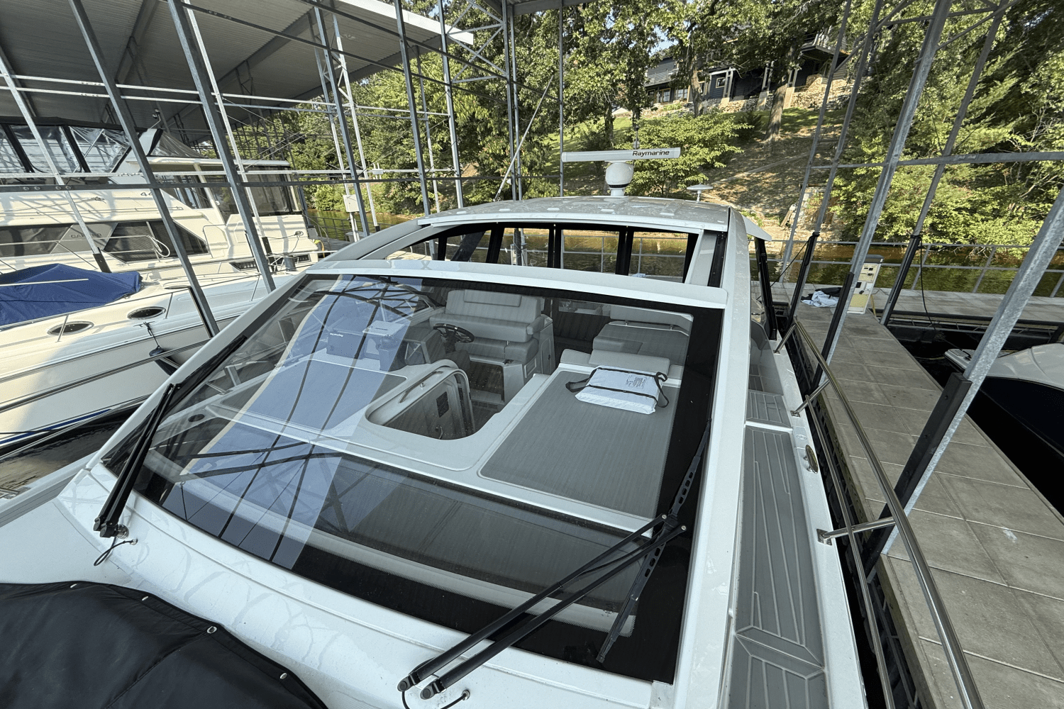2022 Cruisers Yachts 39 Express Coupe Image Thumbnail #8
