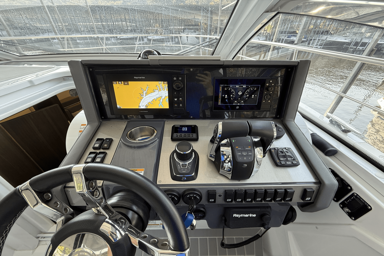 2022 Cruisers Yachts 39 Express Coupe Image Thumbnail #18