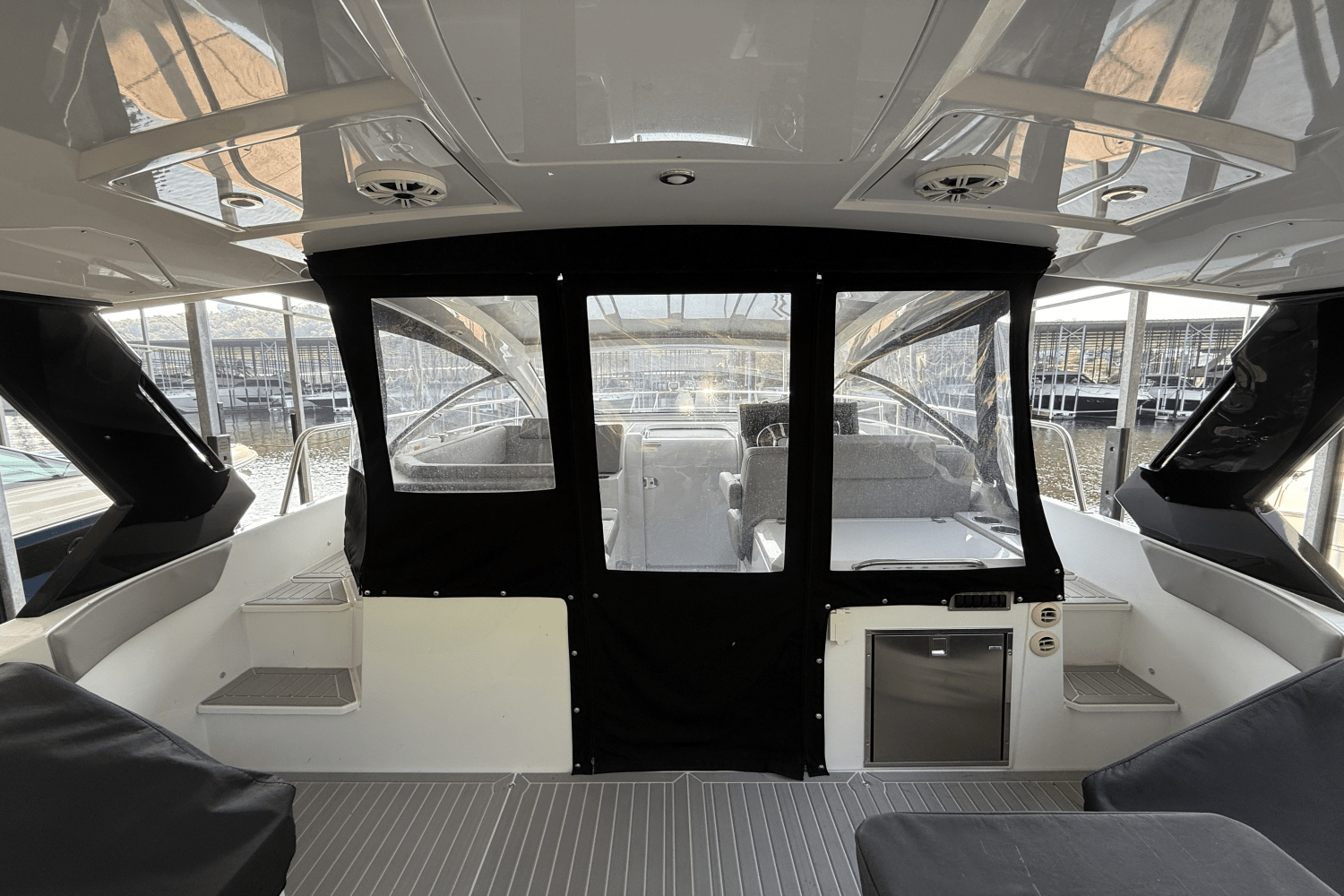 2022 Cruisers Yachts 39 Express Coupe Image Thumbnail #24