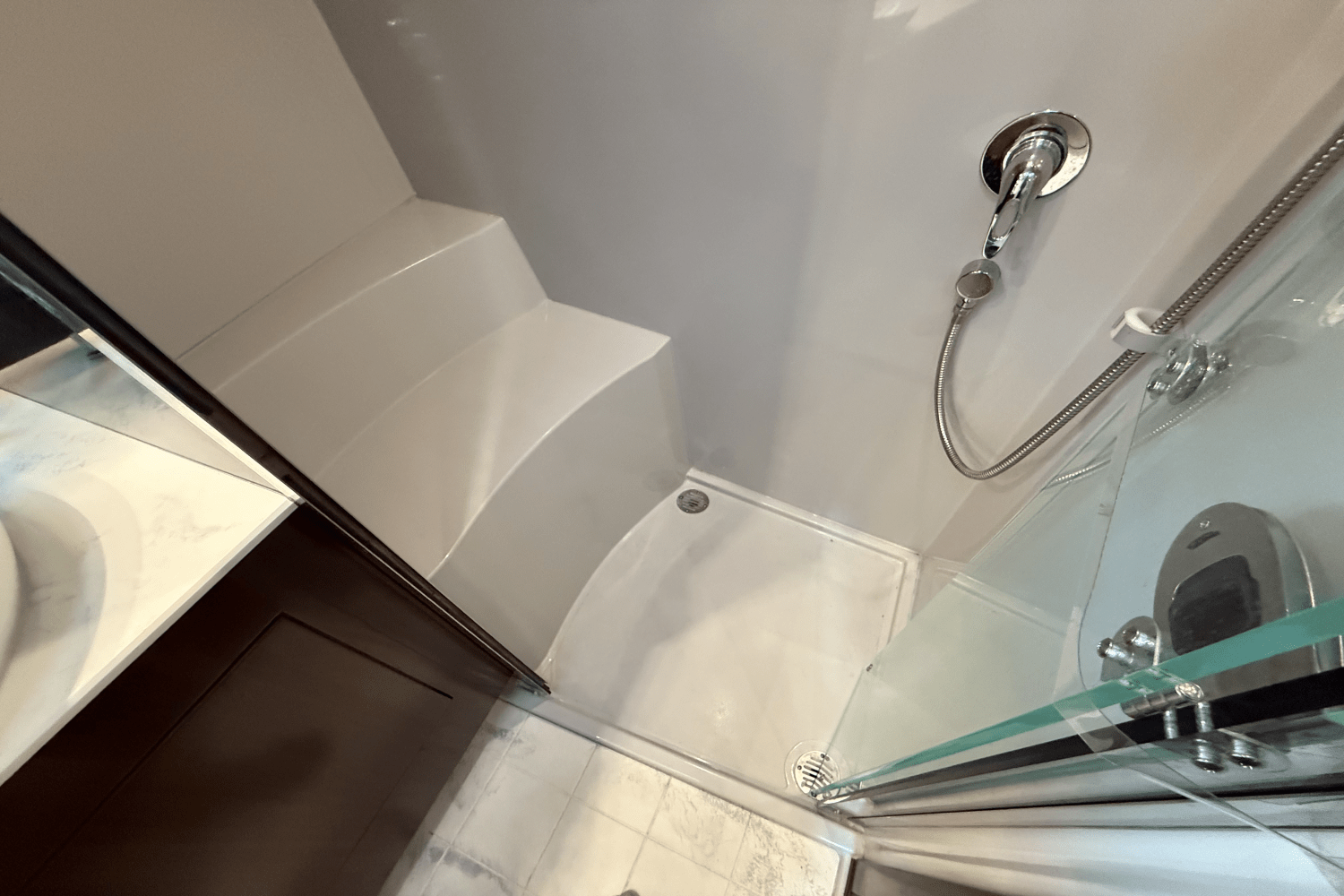 2022 Cruisers Yachts 39 Express Coupe Image Thumbnail #49