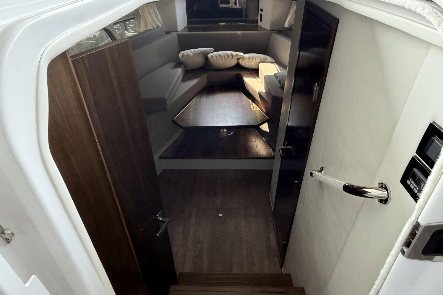 2022 Cruisers Yachts 39 Express Coupe Image Thumbnail #34