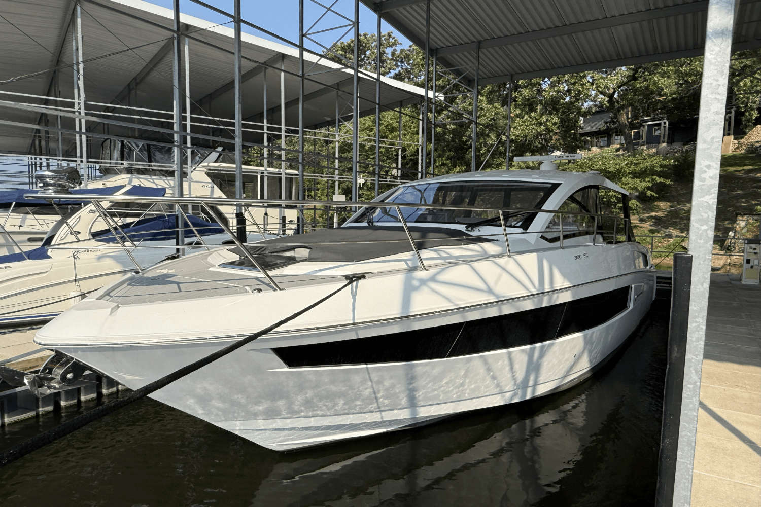 2022 Cruisers Yachts 39 Express Coupe Image Thumbnail #1