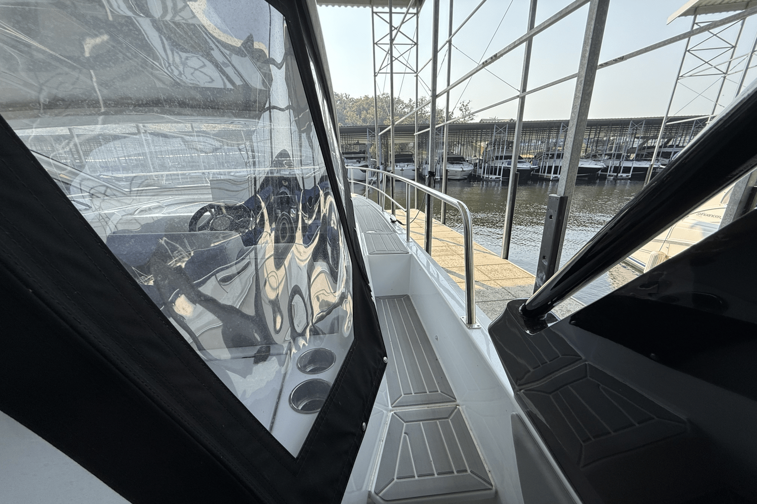 2022 Cruisers Yachts 39 Express Coupe Image Thumbnail #10