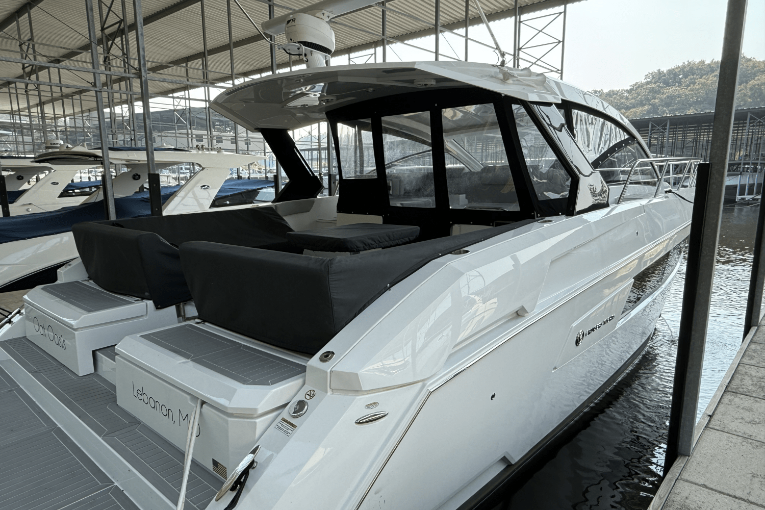 2022 Cruisers Yachts 39 Express Coupe Image Thumbnail #4