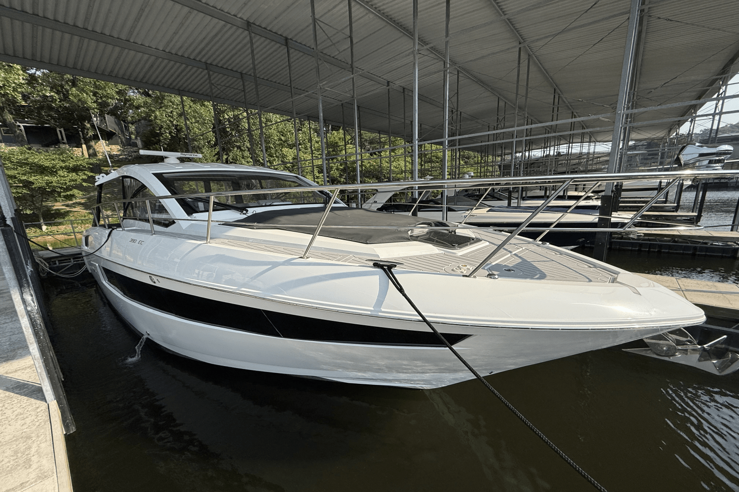 2022 Cruisers Yachts 39 Express Coupe Image Thumbnail #3