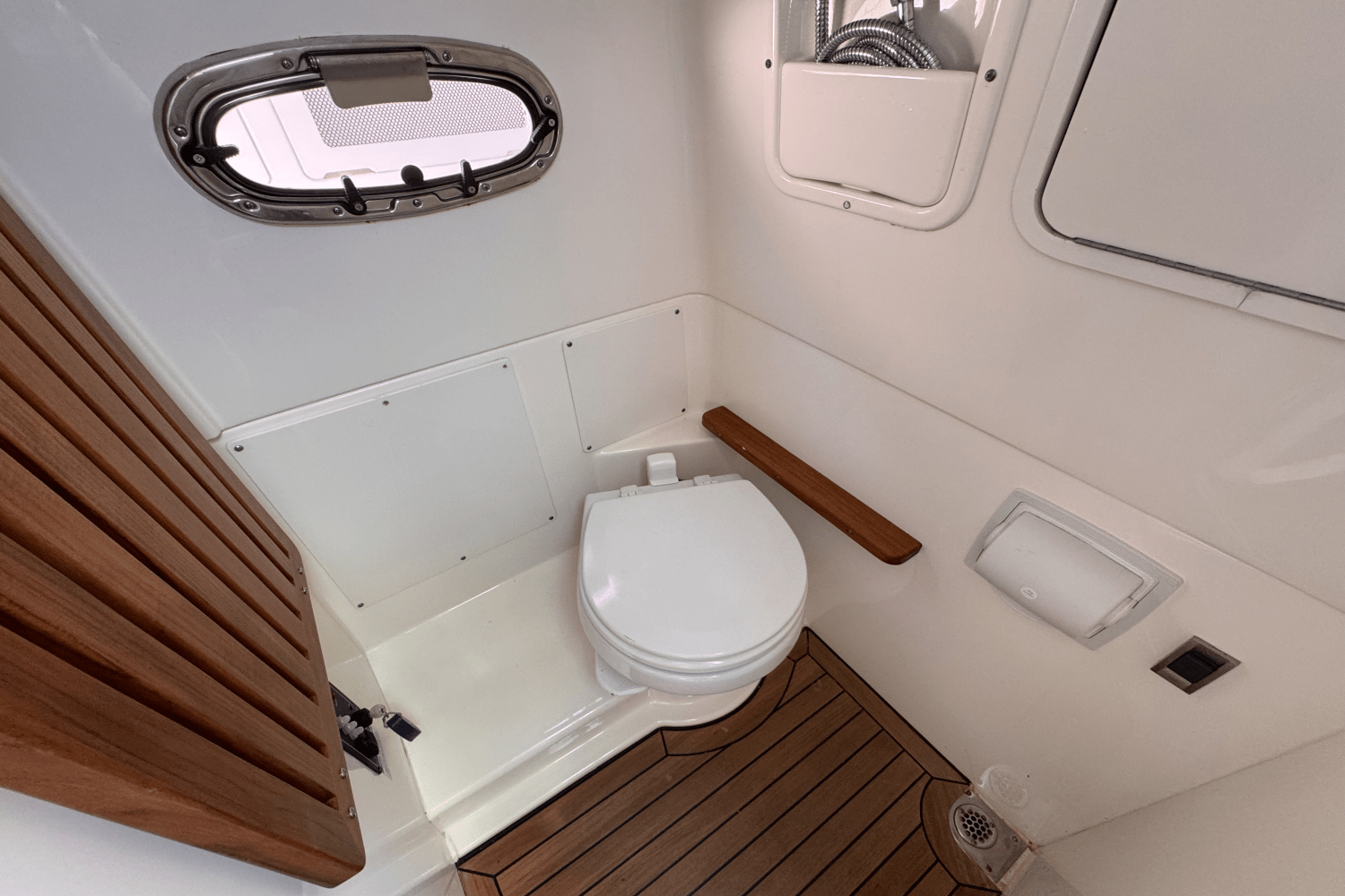 2022 Boston Whaler 380 OUTRAGE Image Thumbnail #25