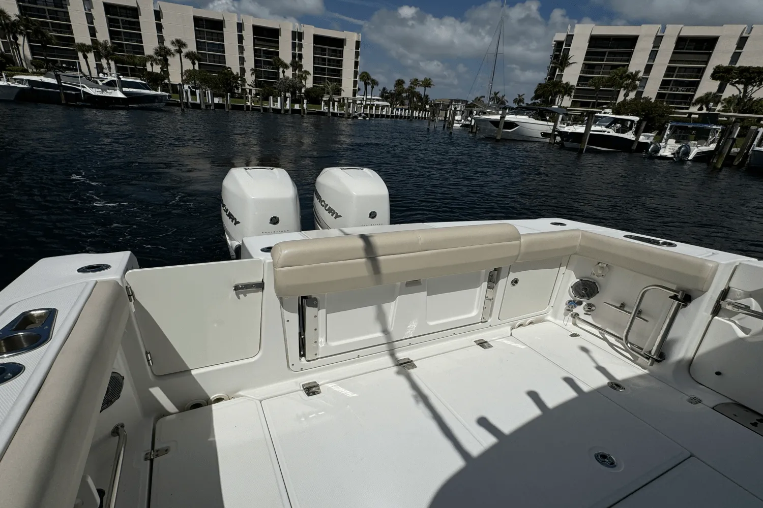 2016 Boston Whaler 330 OUTRAGE Image Thumbnail #11