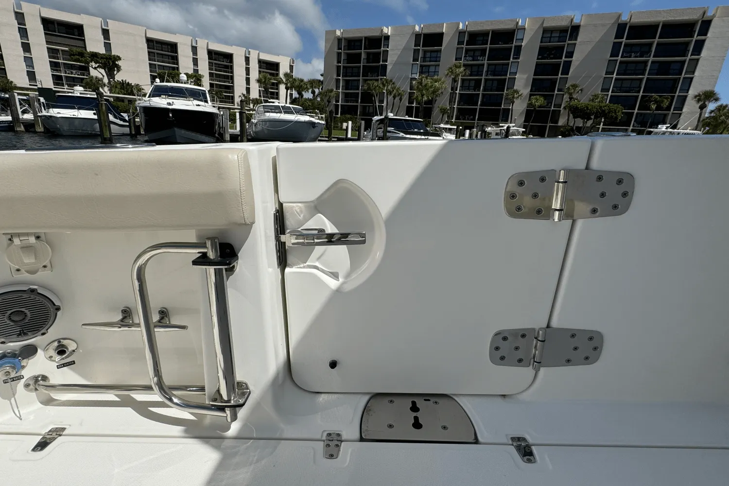 2016 Boston Whaler 330 OUTRAGE Image Thumbnail #17