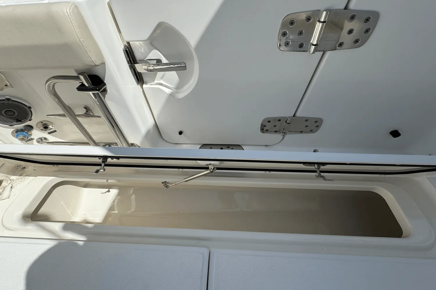 2016 Boston Whaler 330 OUTRAGE Image Thumbnail #23