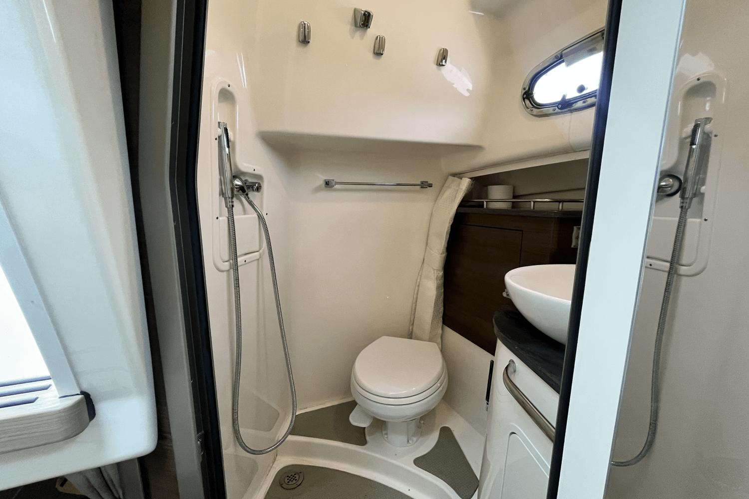 2022 Boston Whaler 345 CONQUEST Image Thumbnail #16