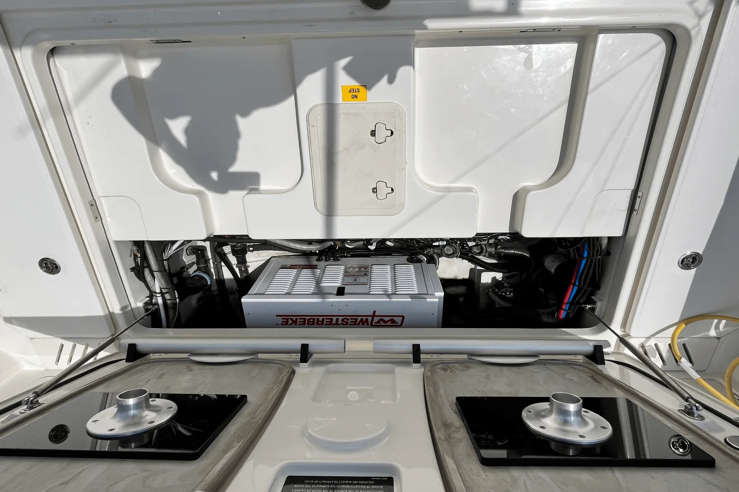 2022 Boston Whaler 345 CONQUEST Image Thumbnail #18