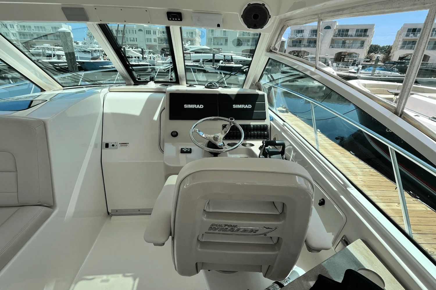 2022 Boston Whaler 345 CONQUEST Image Thumbnail #5