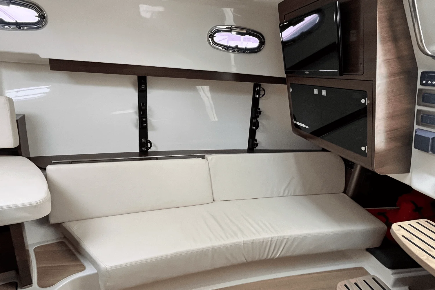 2022 Boston Whaler 345 CONQUEST Image Thumbnail #14