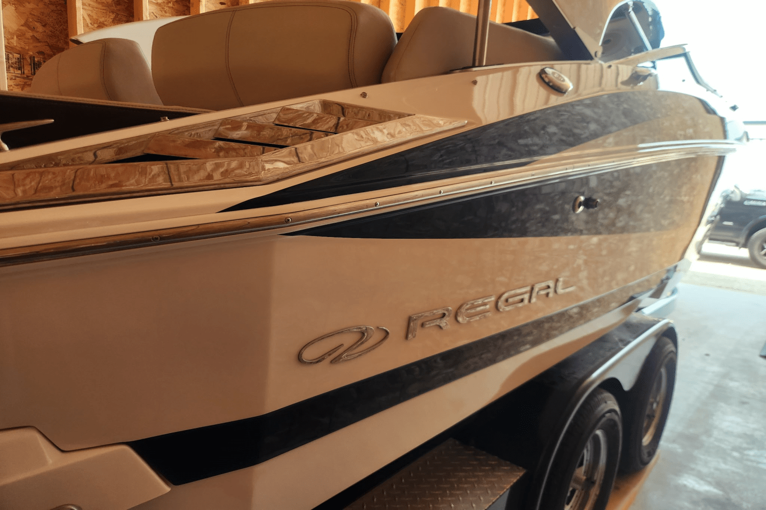 2015 Regal 2500 Image Thumbnail #2