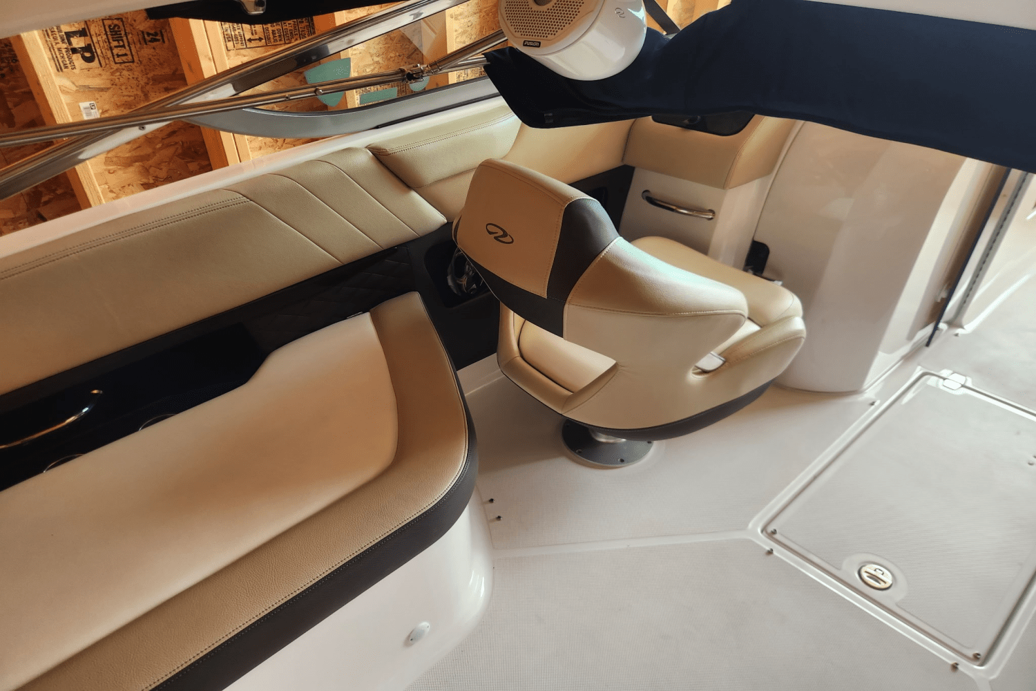 2015 Regal 2500 Image Thumbnail #6