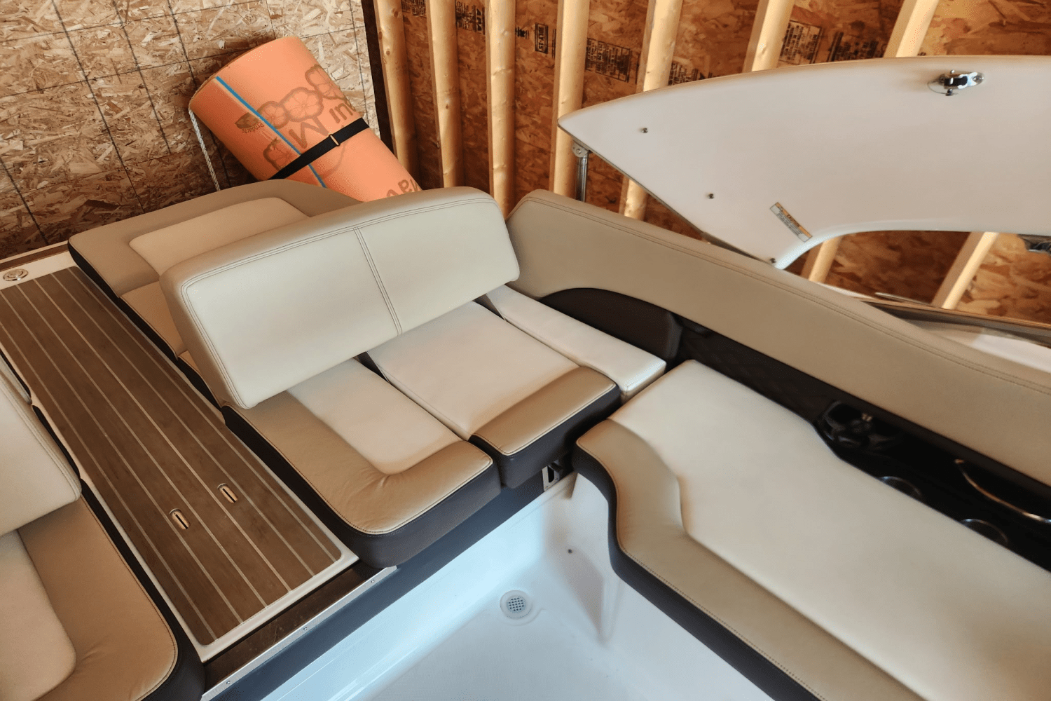 2015 Regal 2500 Image Thumbnail #5