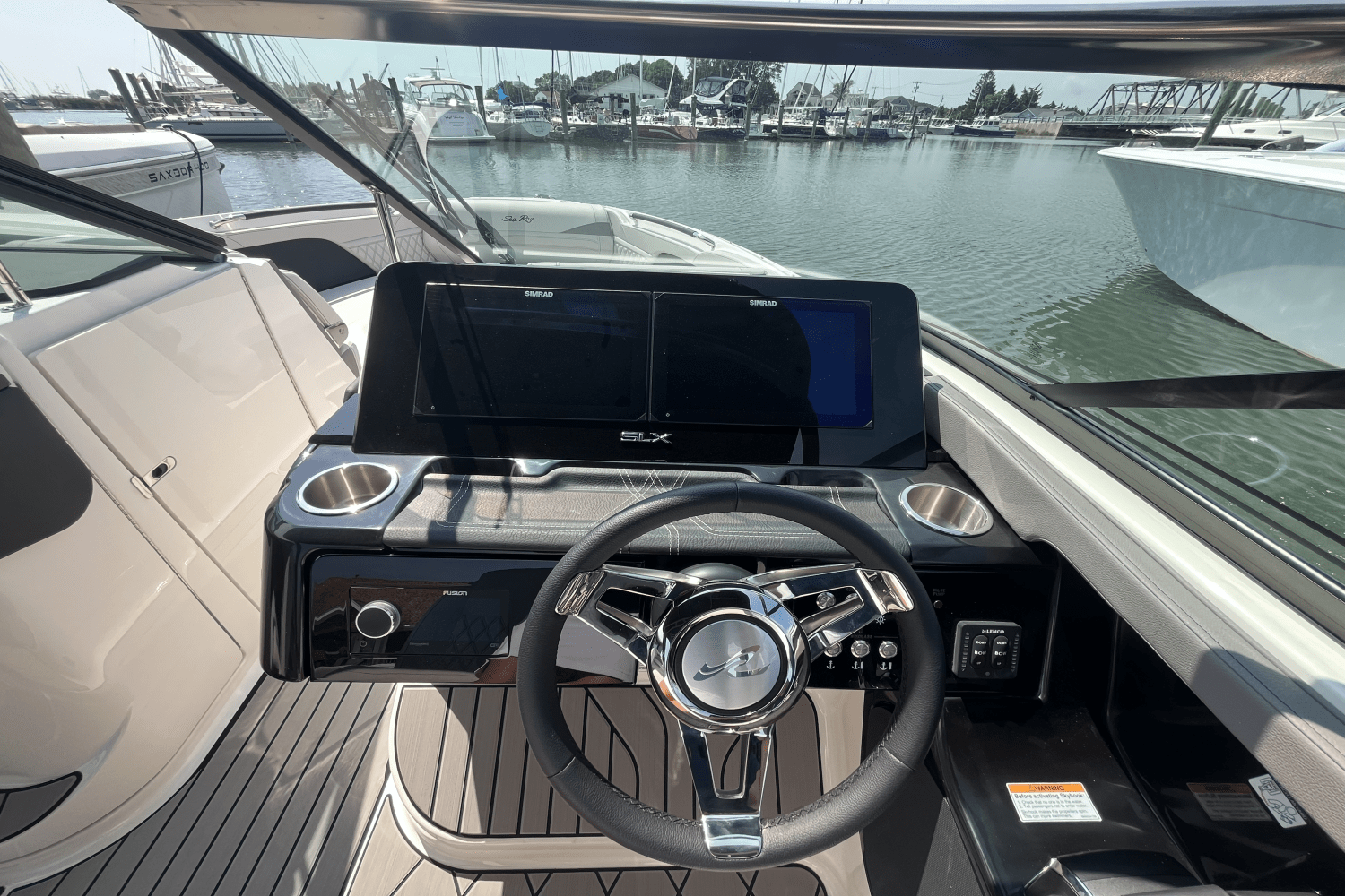 2026 Sea Ray SLX 280 Outboard Image Thumbnail #14