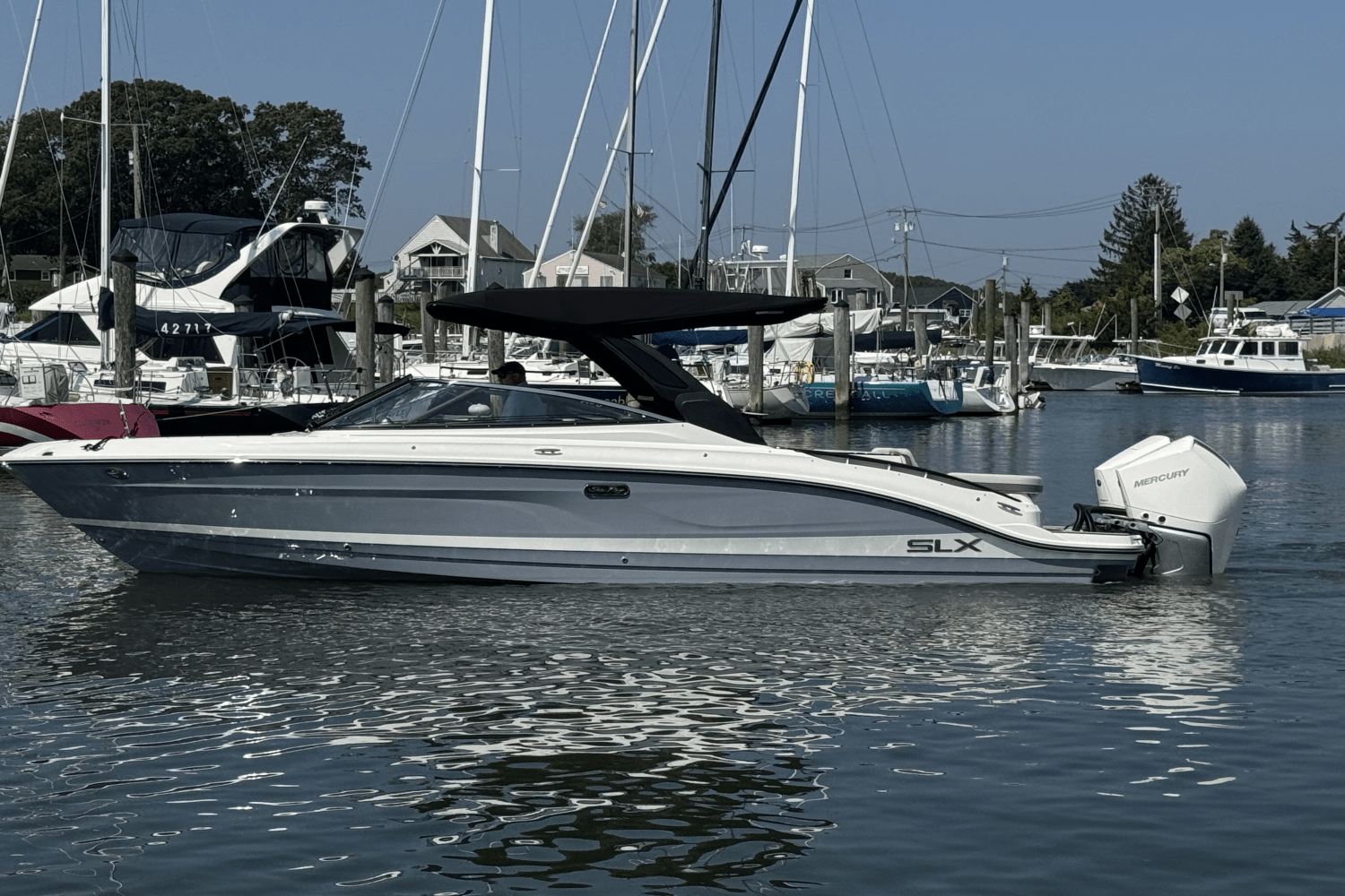 2026 Sea Ray SLX 280 Outboard Image Thumbnail #3