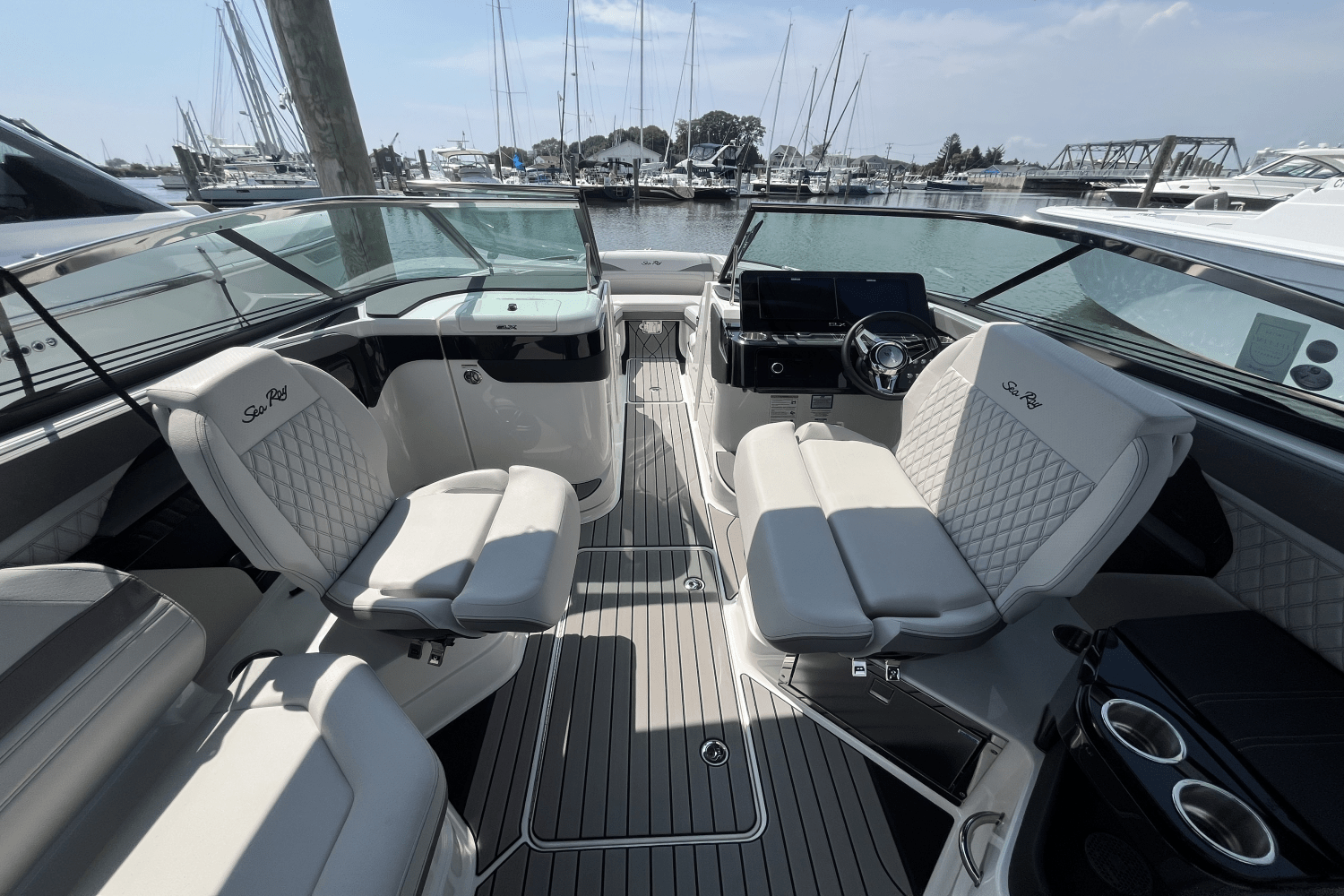 2026 Sea Ray SLX 280 Outboard Image Thumbnail #12