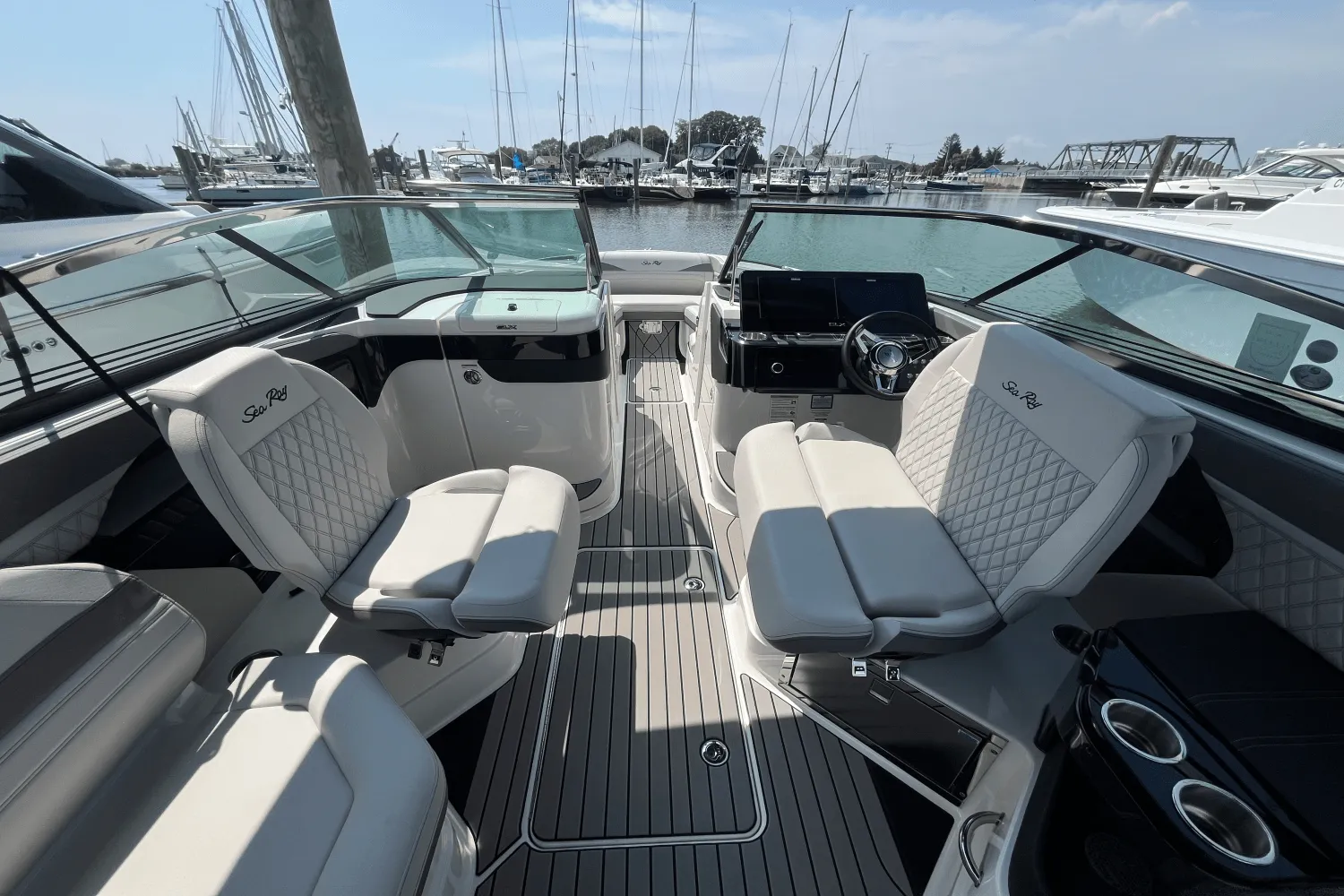 2026 Sea Ray SLX 280 Outboard Image Thumbnail #12