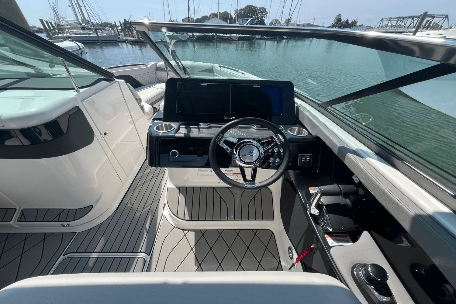 2026 Sea Ray SLX 280 Outboard Image Thumbnail #13