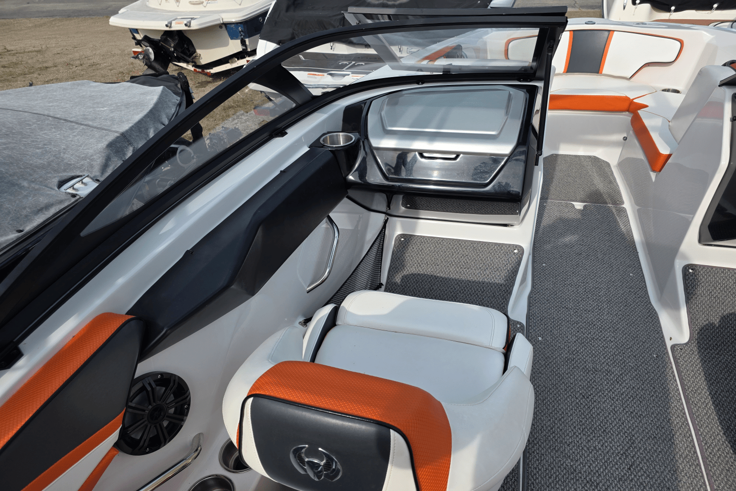 2016 Scarab 215 HO IMPULSE Image Thumbnail #2