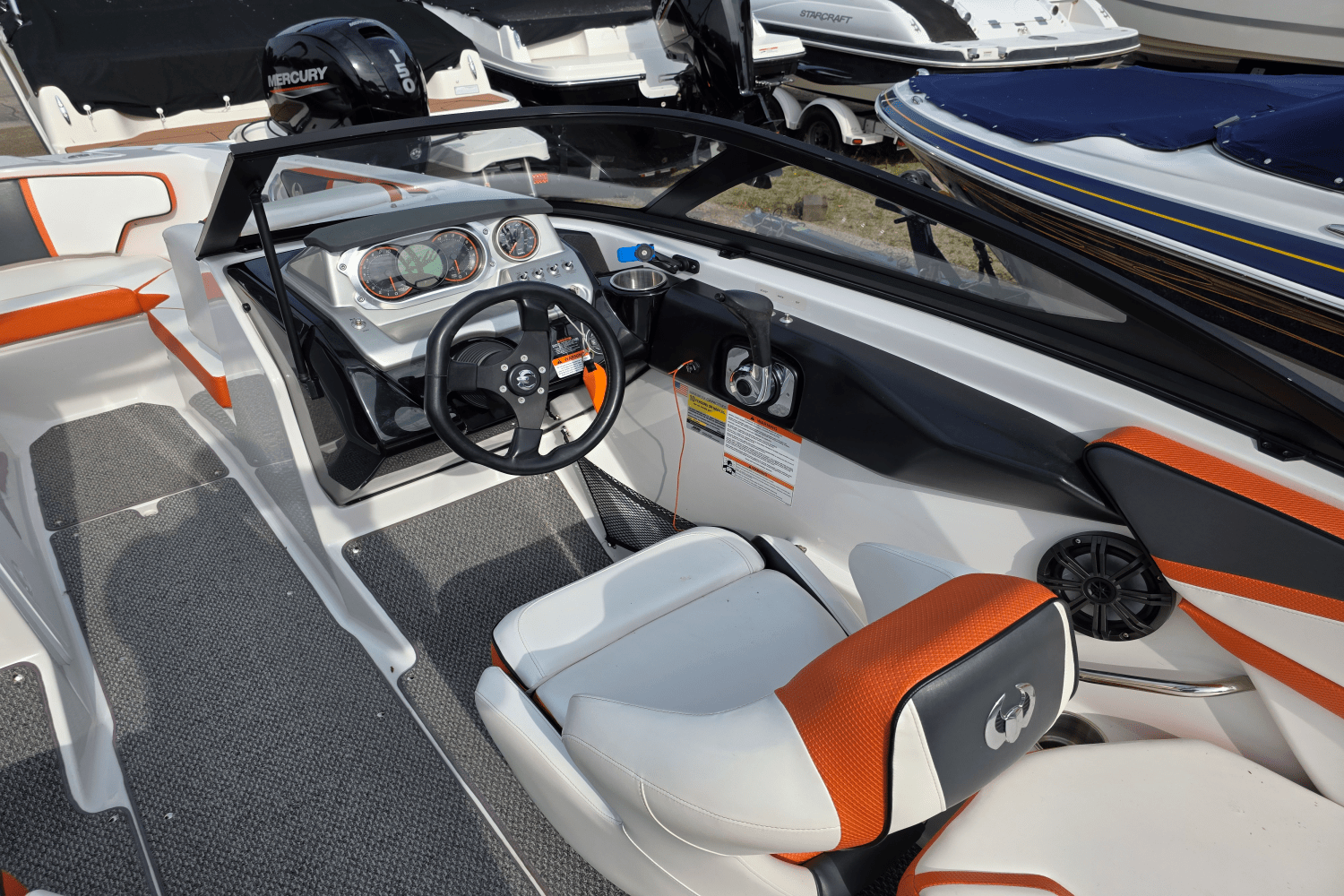 2016 Scarab 215 HO IMPULSE Image Thumbnail #3