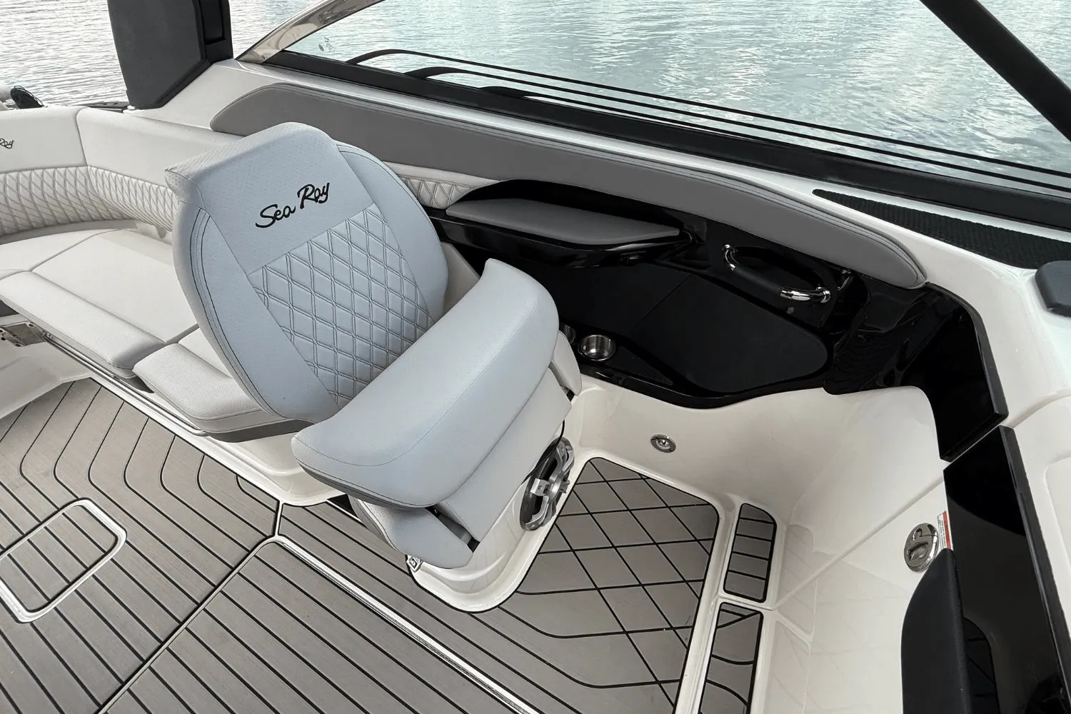 2026 Sea Ray SLX 280 Image Thumbnail #21