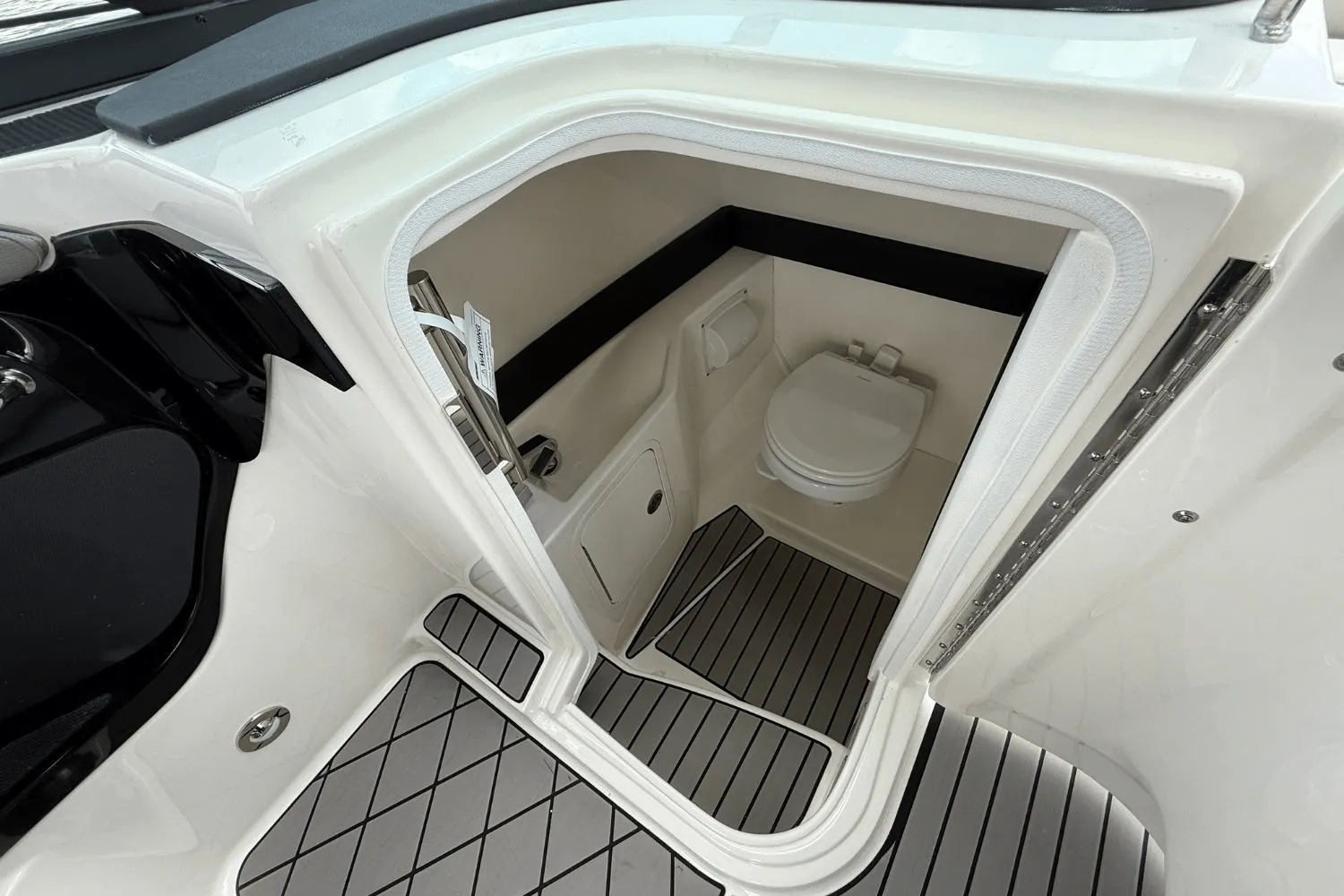 2026 Sea Ray SLX 280 Image Thumbnail #20