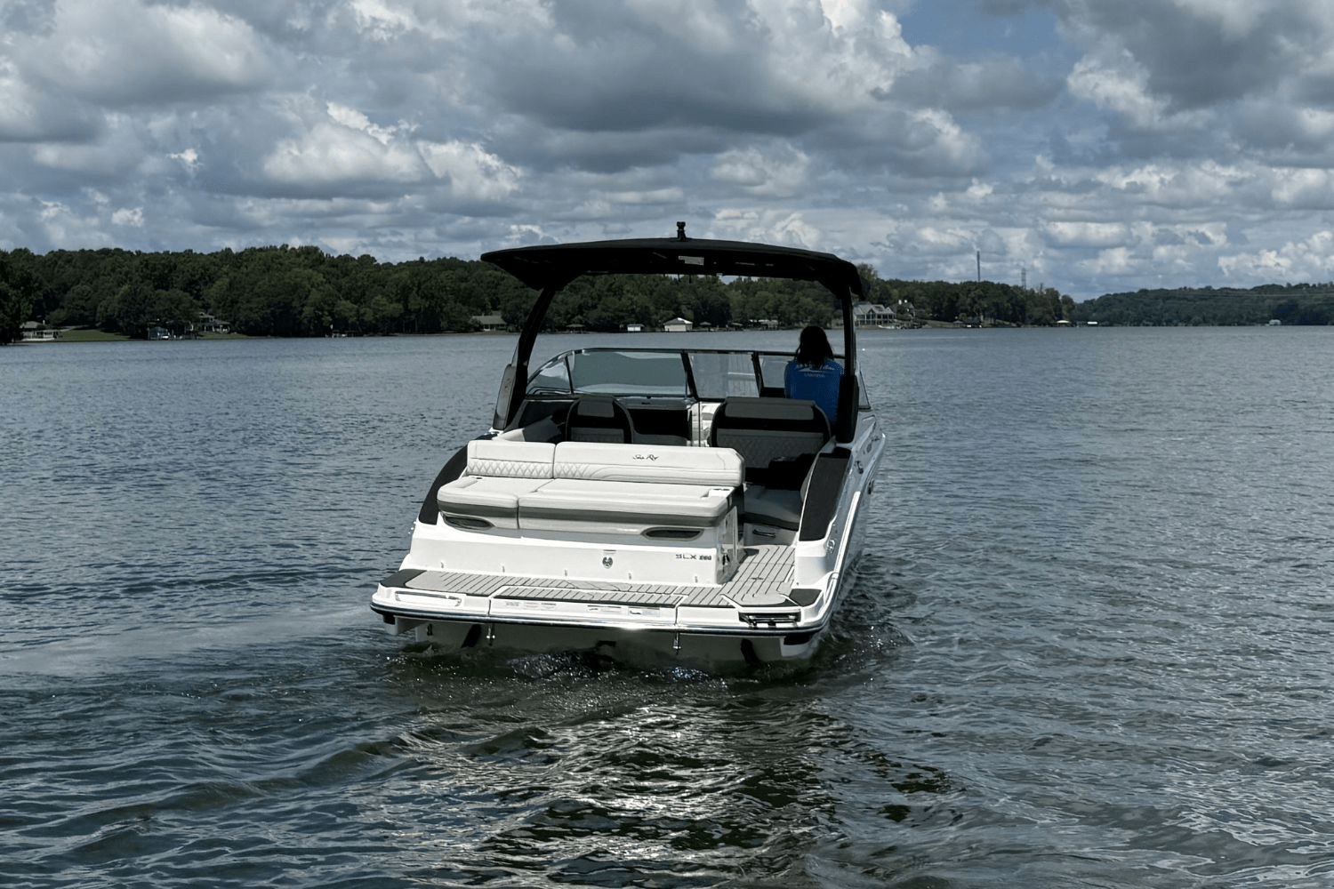 2026 Sea Ray SLX 280 Image Thumbnail #3
