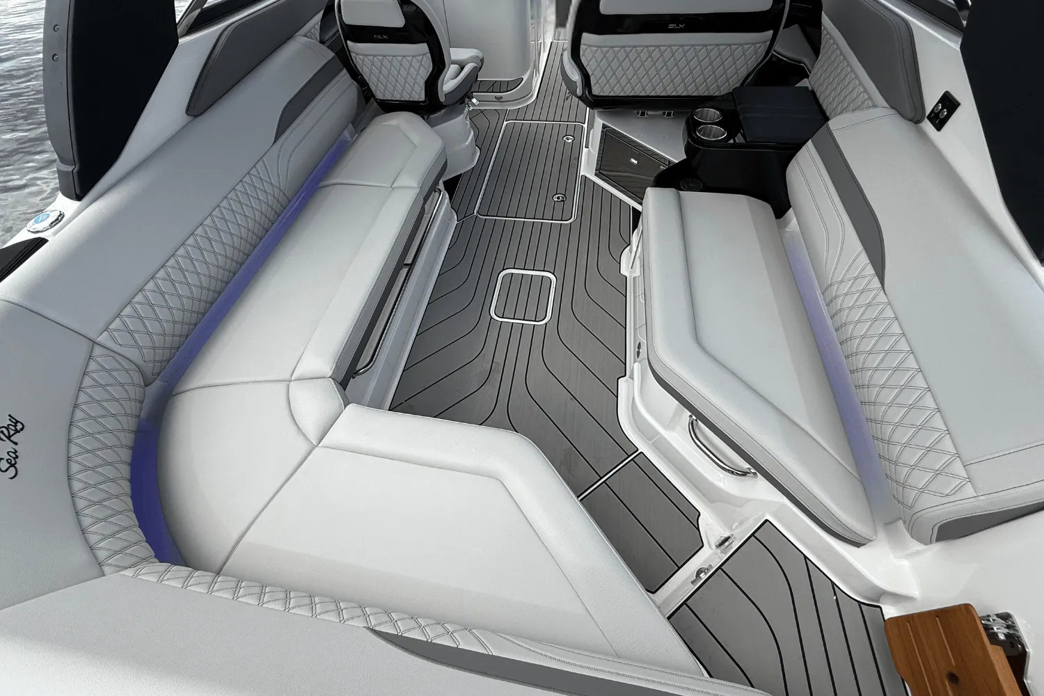 2026 Sea Ray SLX 280 Image Thumbnail #11