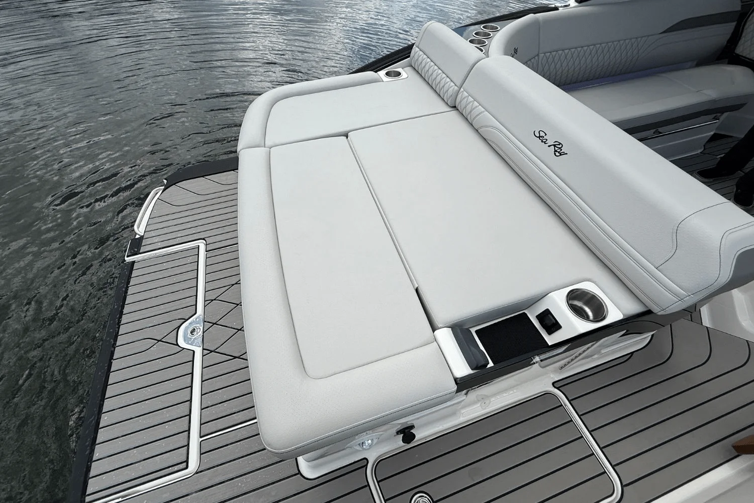 2026 Sea Ray SLX 280 Image Thumbnail #7