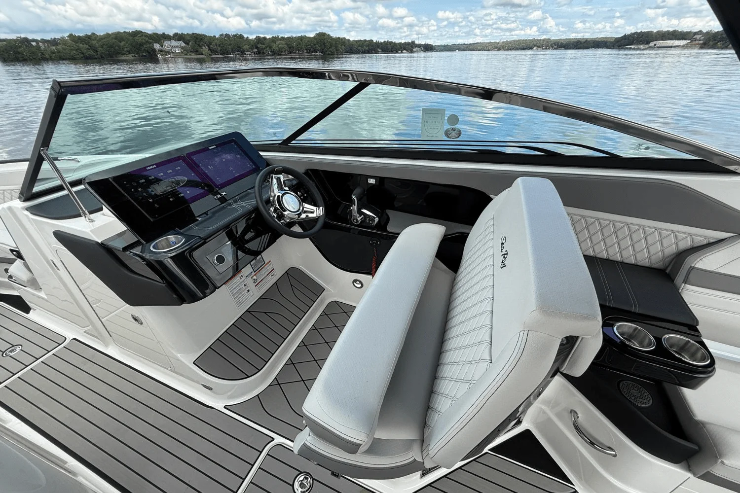 2026 Sea Ray SLX 280 Image Thumbnail #23