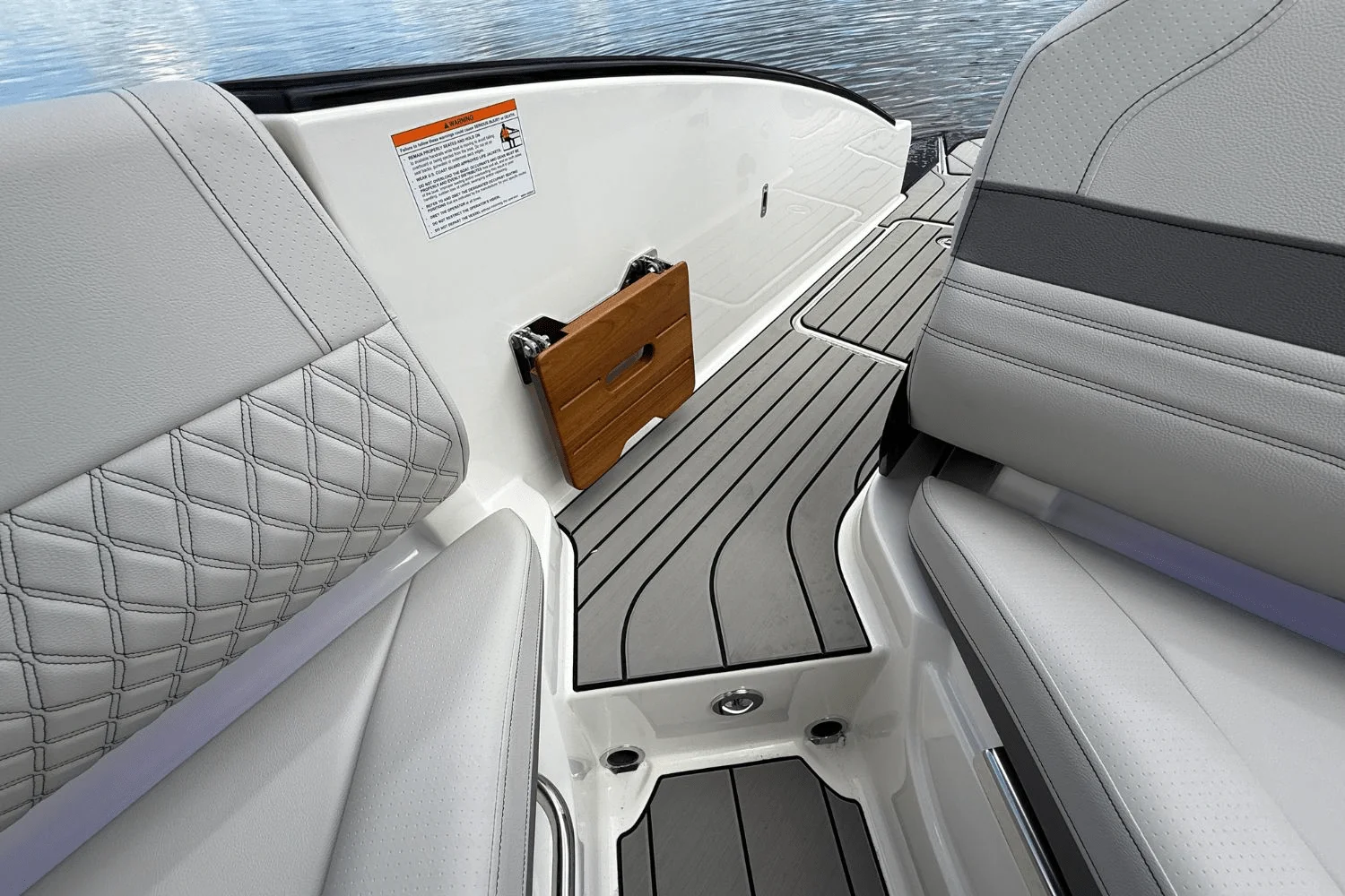 2026 Sea Ray SLX 280 Image Thumbnail #12