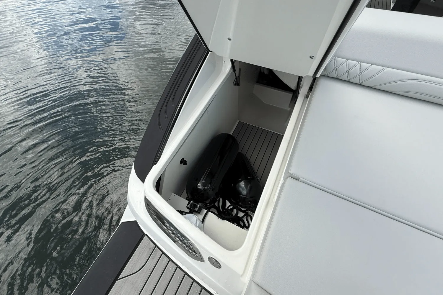 2026 Sea Ray SLX 280 Image Thumbnail #8