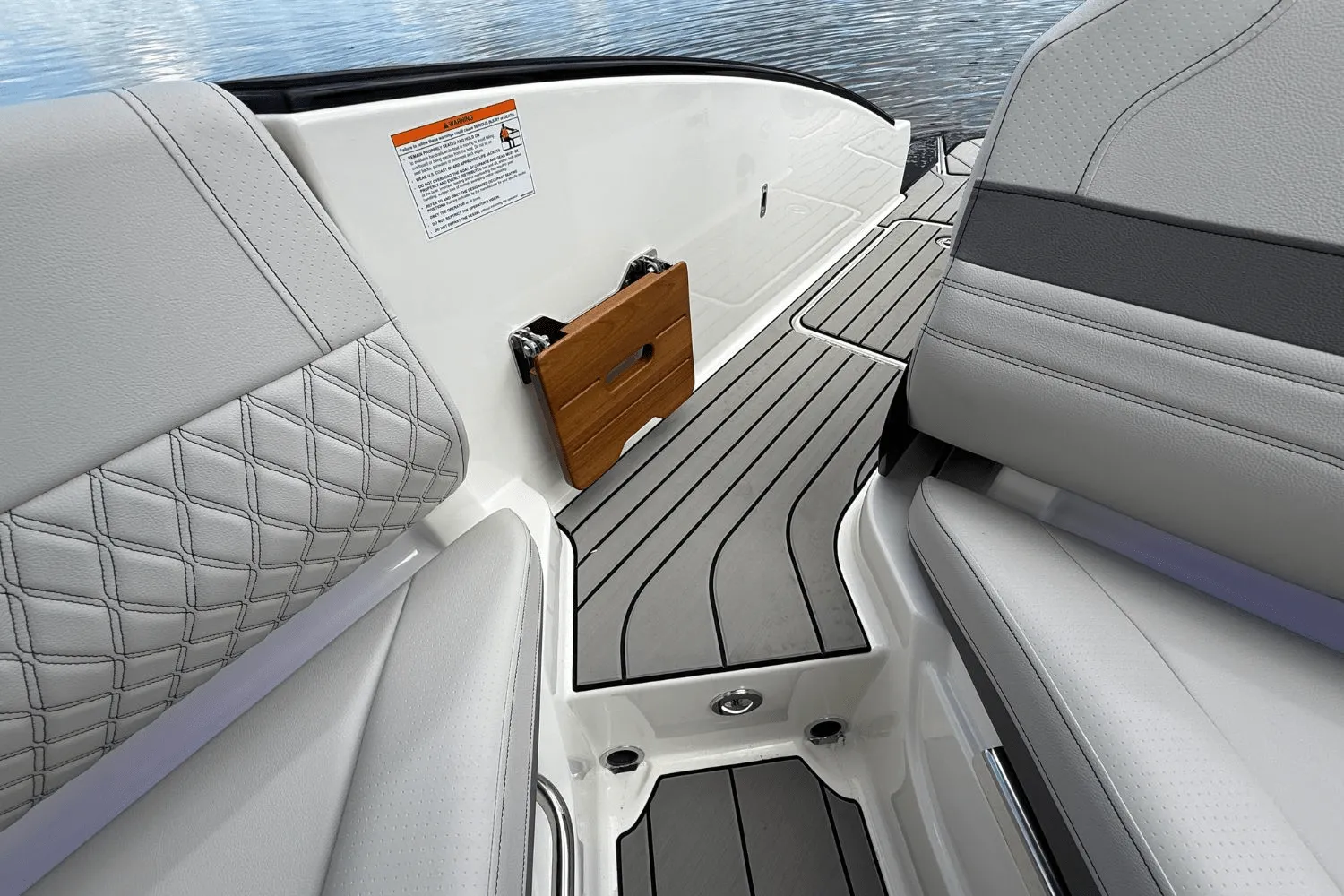 2026 Sea Ray SLX 280 Image Thumbnail #12