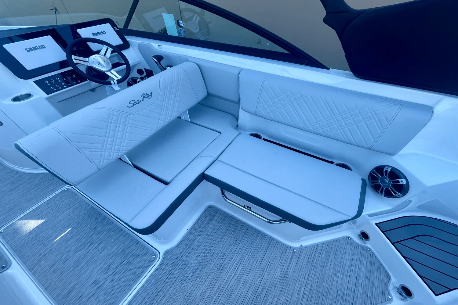 2026 Sea Ray SDX 250 Outboard Image Thumbnail #7