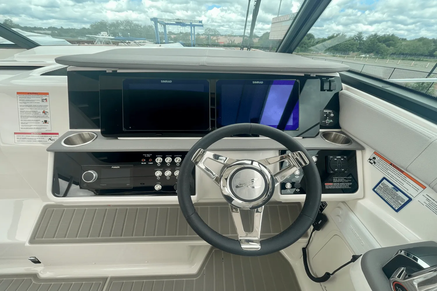 2026 Sea Ray Sundancer 320 Outboard Image Thumbnail #16