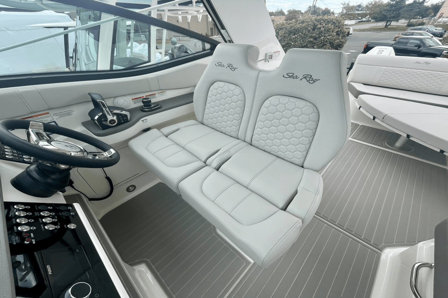 2026 Sea Ray Sundancer 320 Outboard Image Thumbnail #13