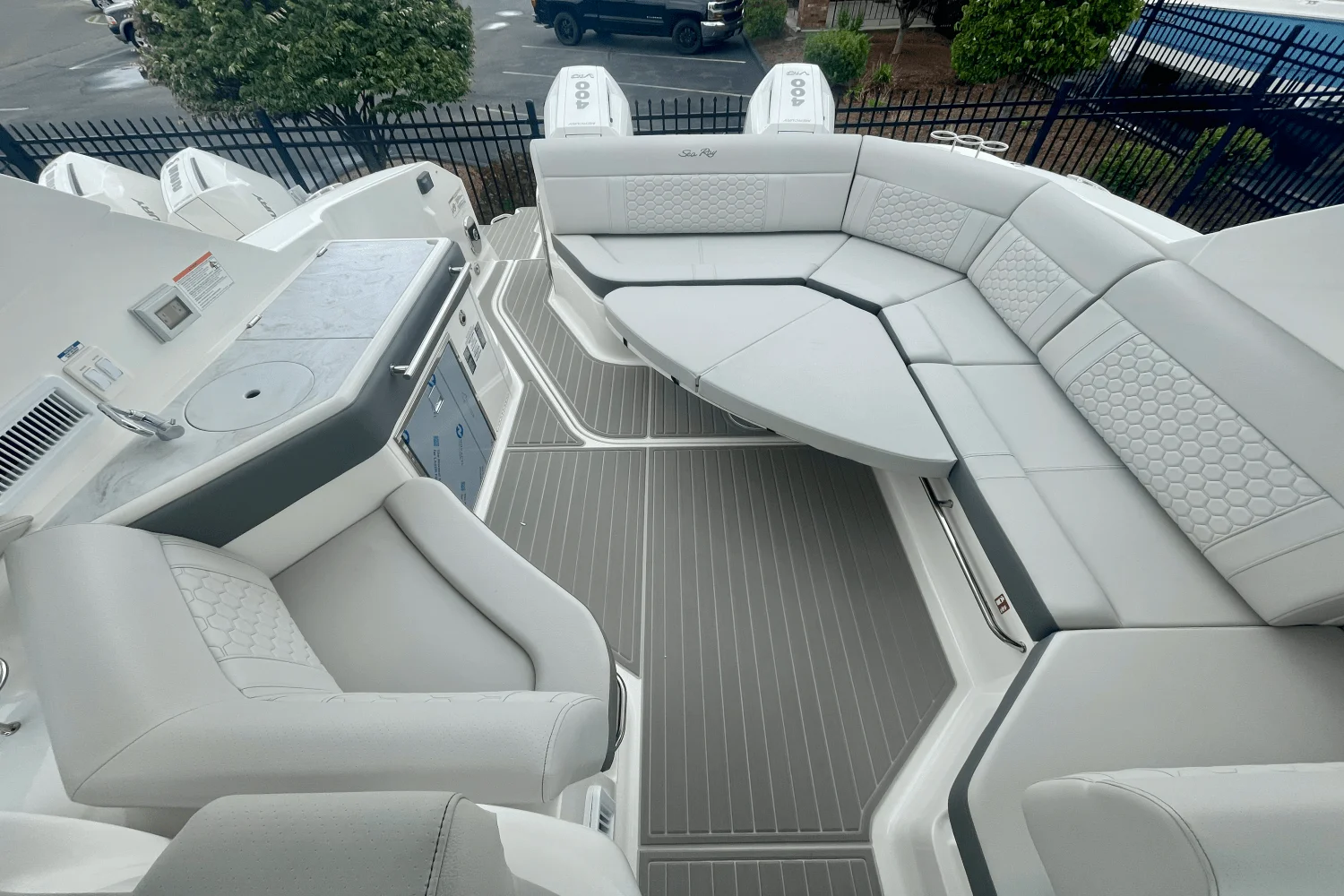 2026 Sea Ray Sundancer 320 Outboard Image Thumbnail #5