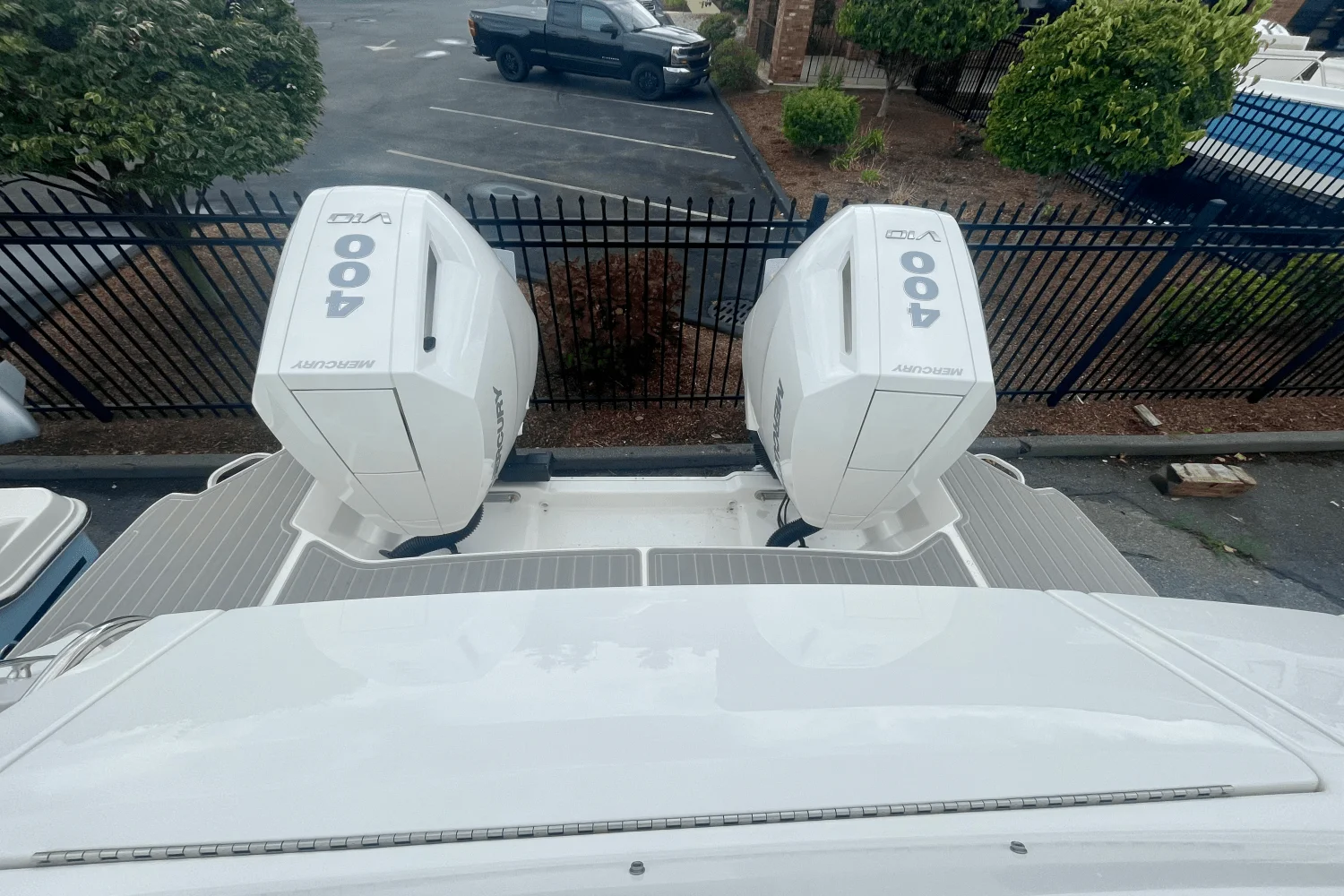 2026 Sea Ray Sundancer 320 Outboard Image Thumbnail #2