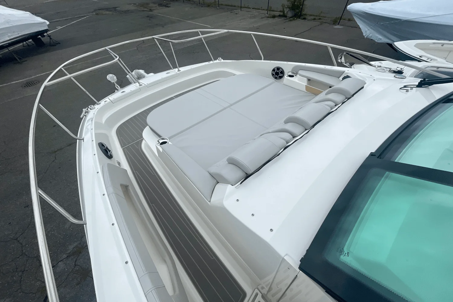 2026 Sea Ray Sundancer 320 Outboard Image Thumbnail #25