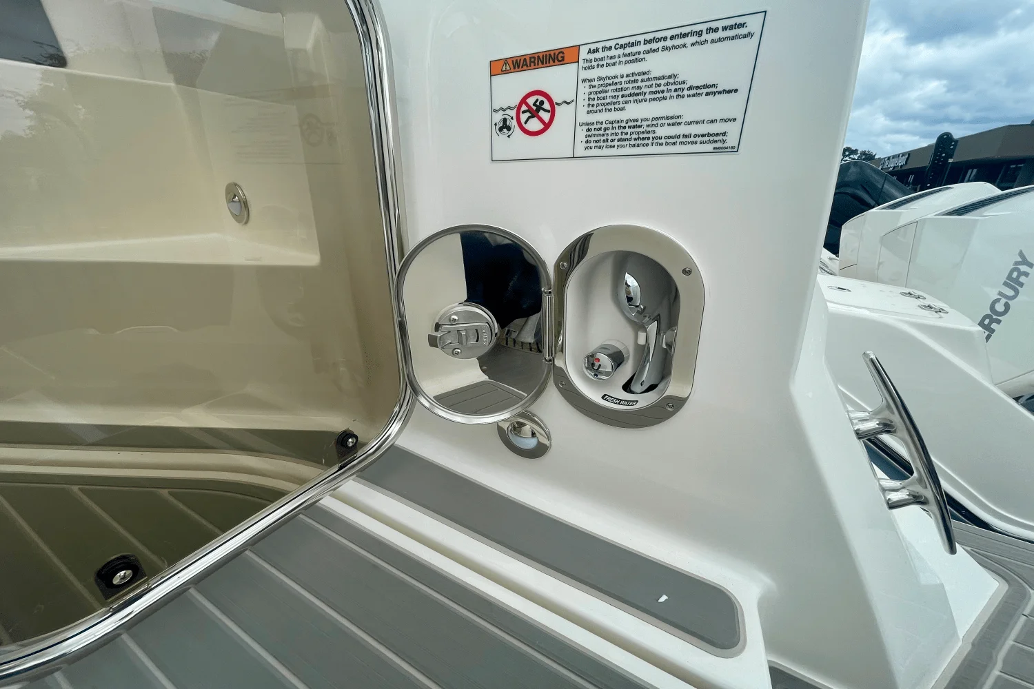 2026 Sea Ray Sundancer 320 Outboard Image Thumbnail #1
