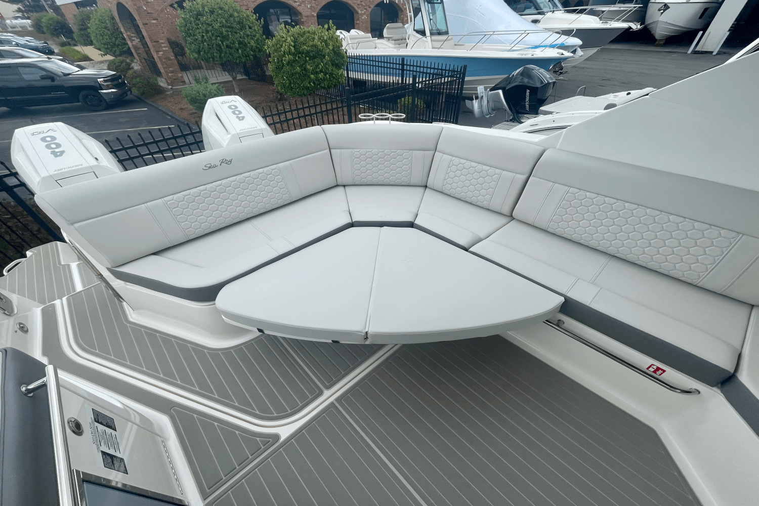 2026 Sea Ray Sundancer 320 Outboard Image Thumbnail #6