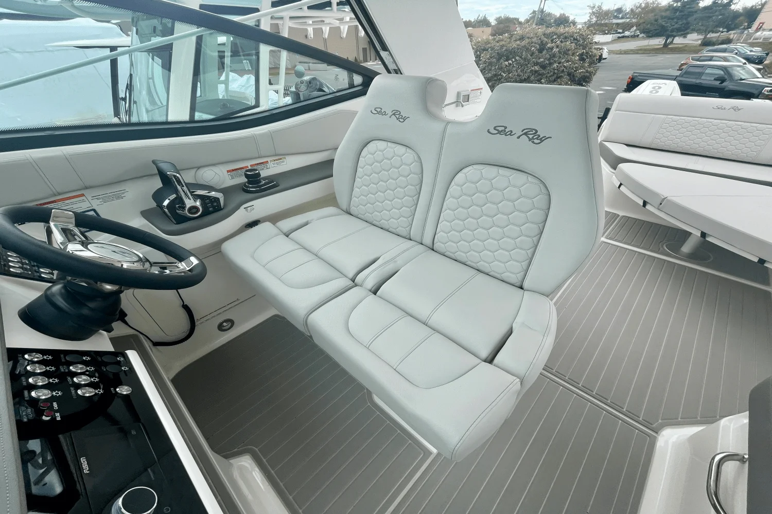 2026 Sea Ray Sundancer 320 Outboard Image Thumbnail #13