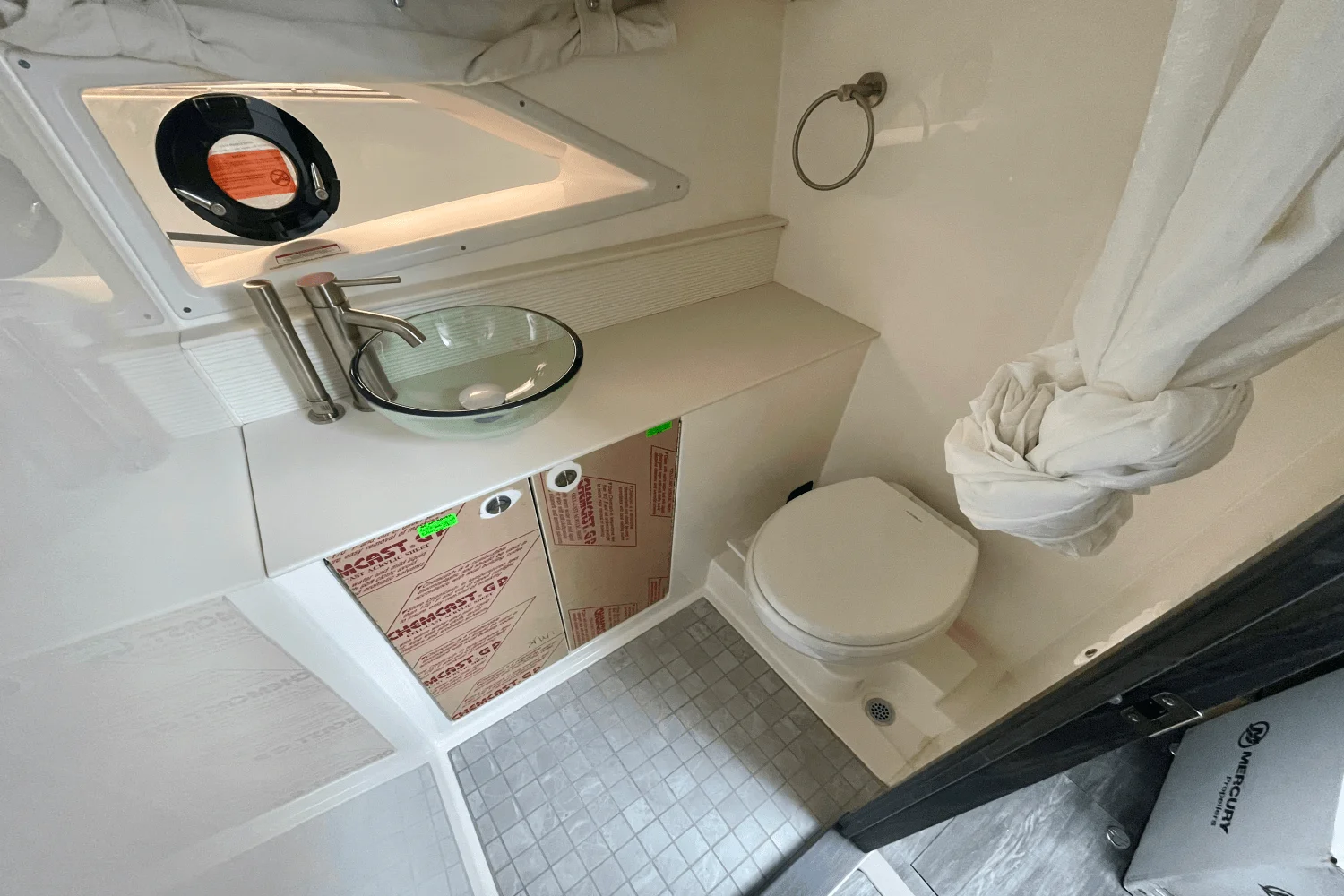 2026 Sea Ray Sundancer 320 Outboard Image Thumbnail #21