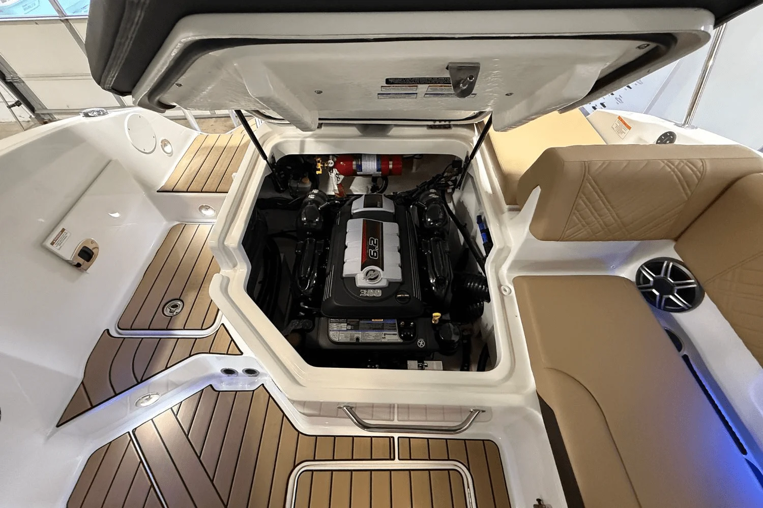 2026 Sea Ray SDX 230 Image Thumbnail #38