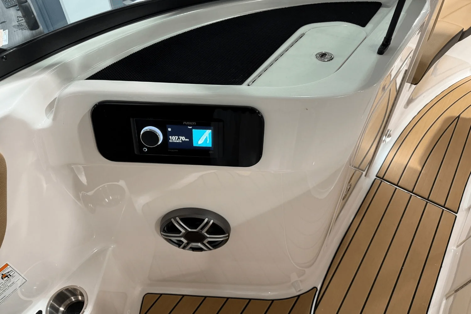 2026 Sea Ray SDX 230 Image Thumbnail #28