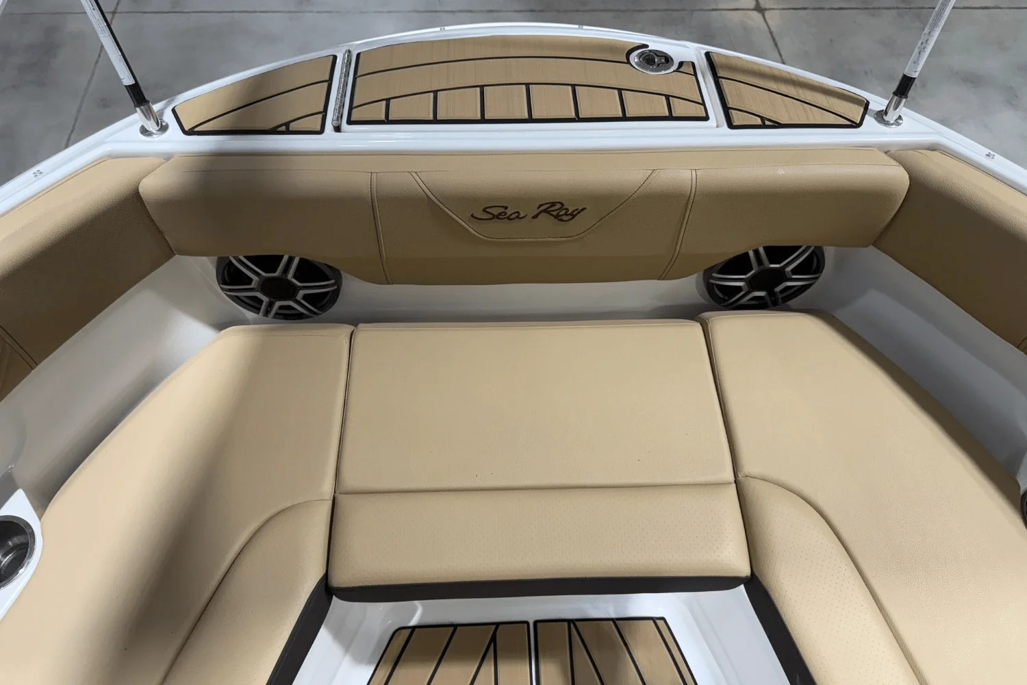 2026 Sea Ray SDX 230 Image Thumbnail #37