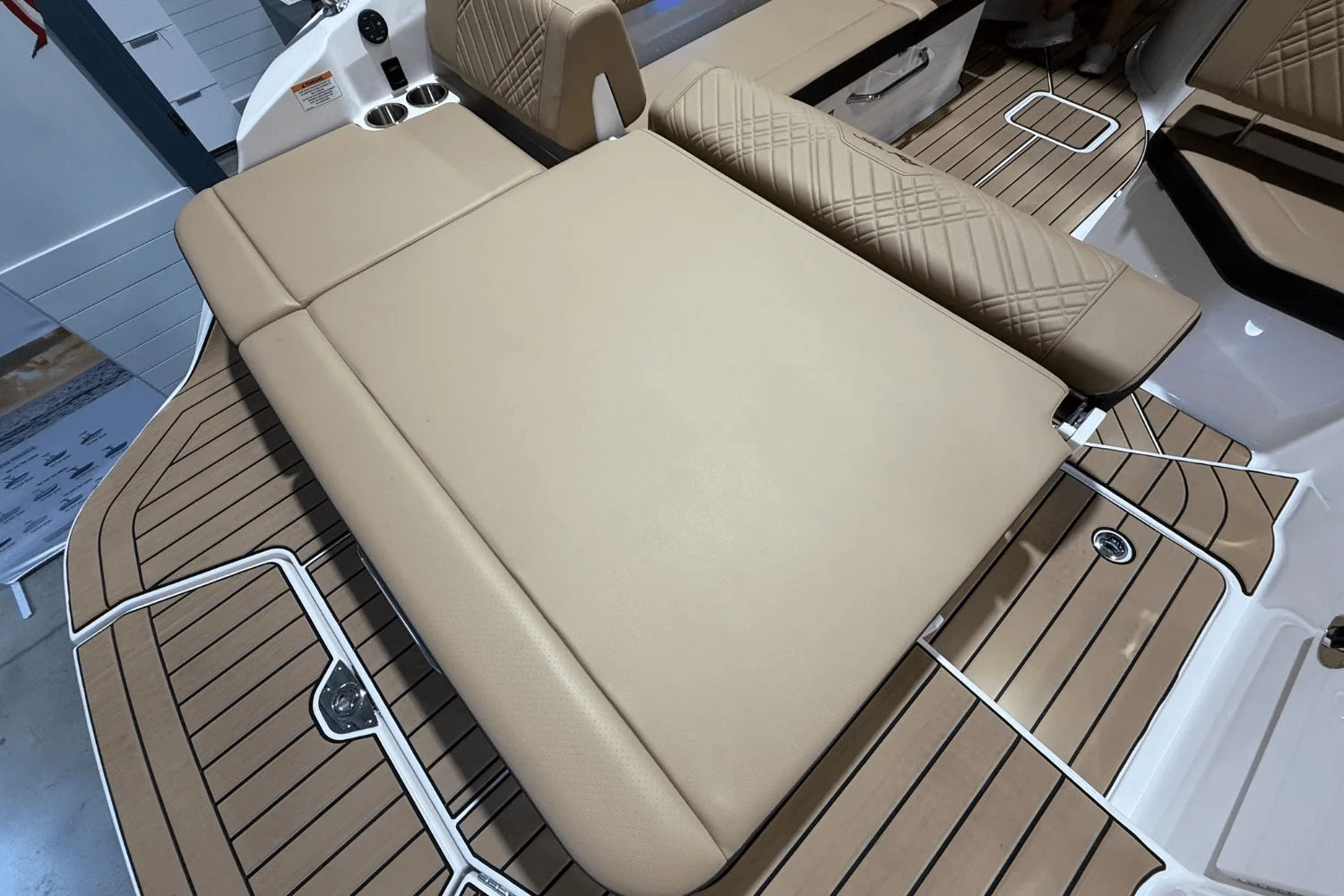 2026 Sea Ray SDX 230 Image Thumbnail #13